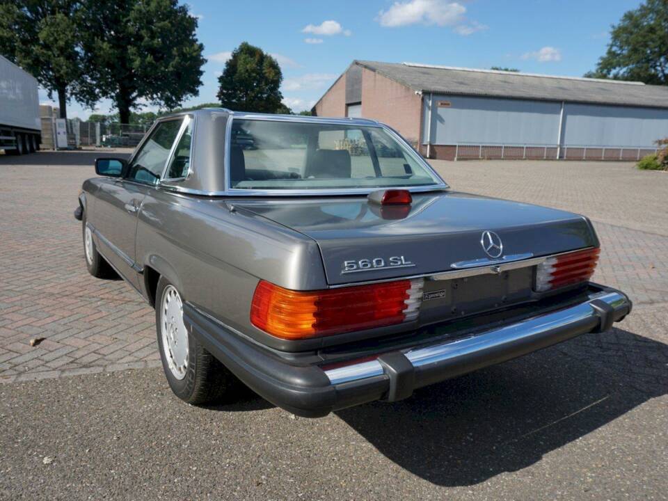 Image 13/36 of Mercedes-Benz 560 SL (1986)