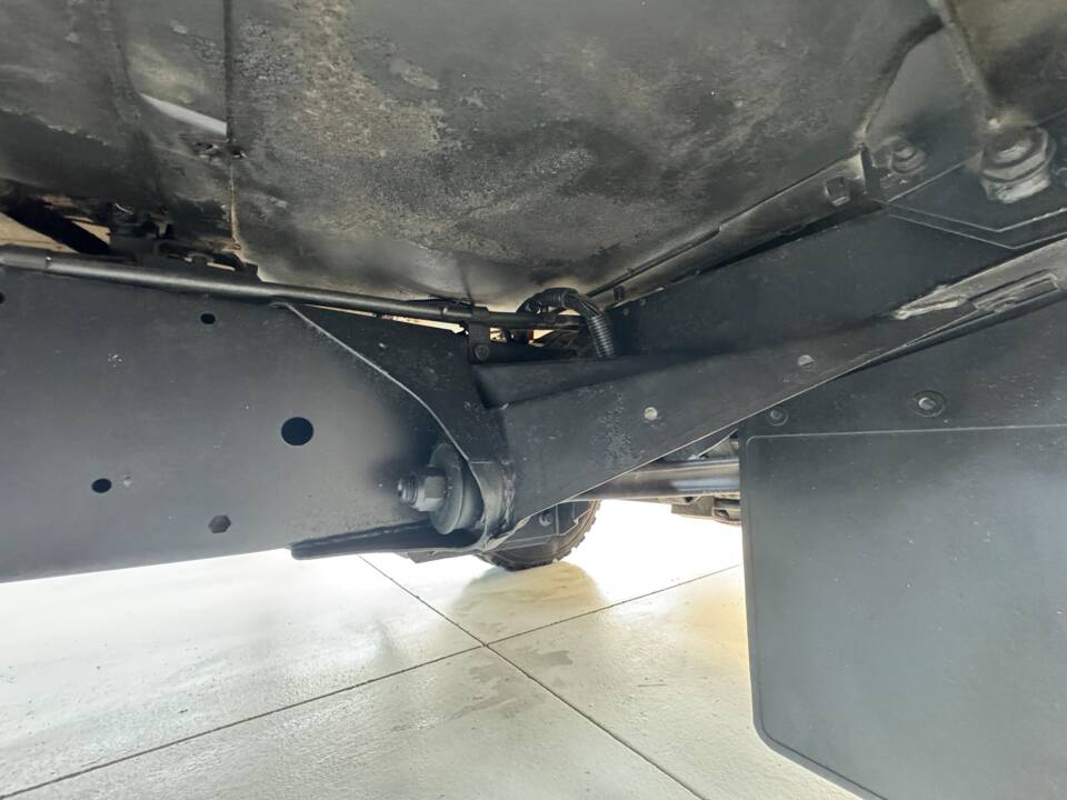 Bild 50/61 von Land Rover Defender 90 Td5 (2000)