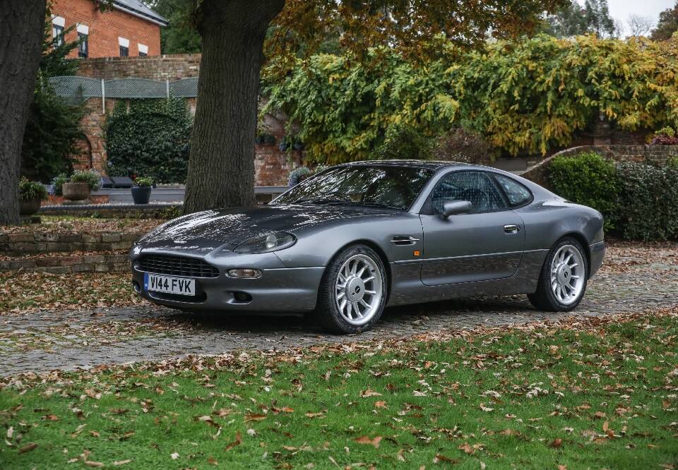 Image 2/34 of Aston Martin DB 7 (1999)