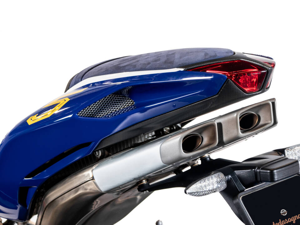 Image 9/34 of MV Agusta DUMMY (2011)