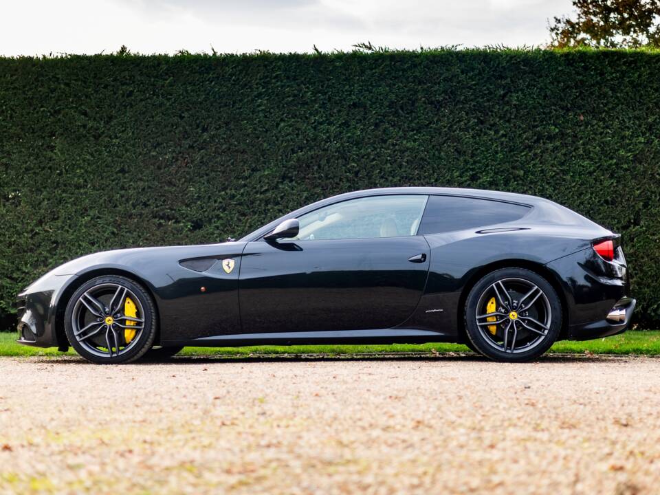 Bild 2/50 von Ferrari FF (2012)