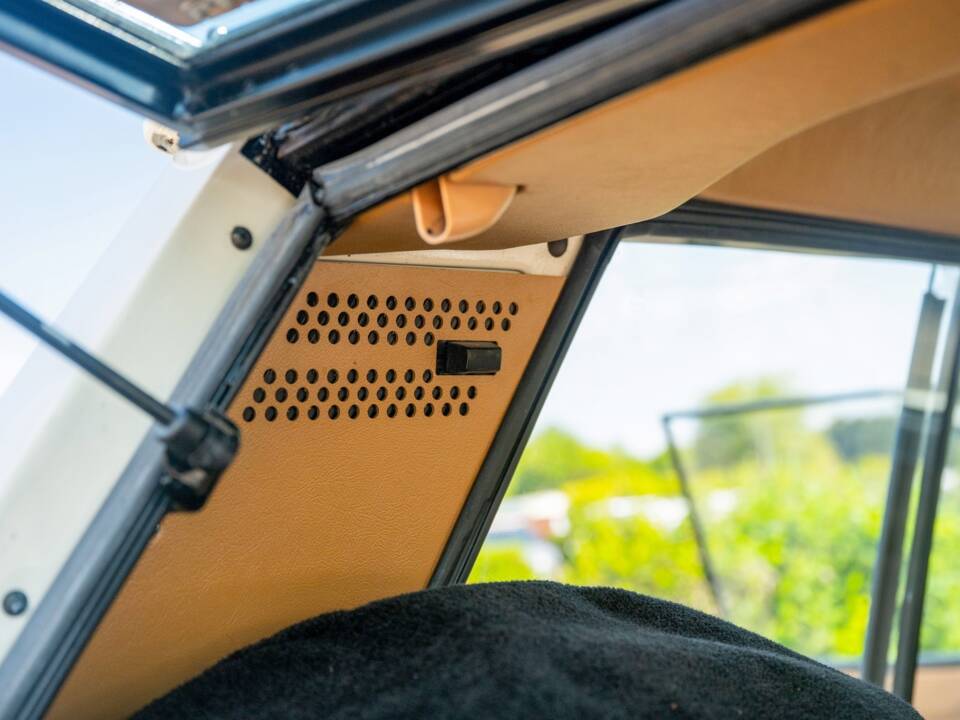Immagine 35/41 di Land Rover Range Rover Classic 3.5 (1971)