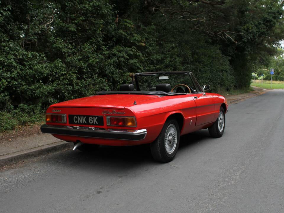 Image 6/20 of Alfa Romeo Spider Veloce 2000 (1972)