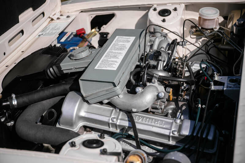 Image 18/47 of Triumph Stag (1975)