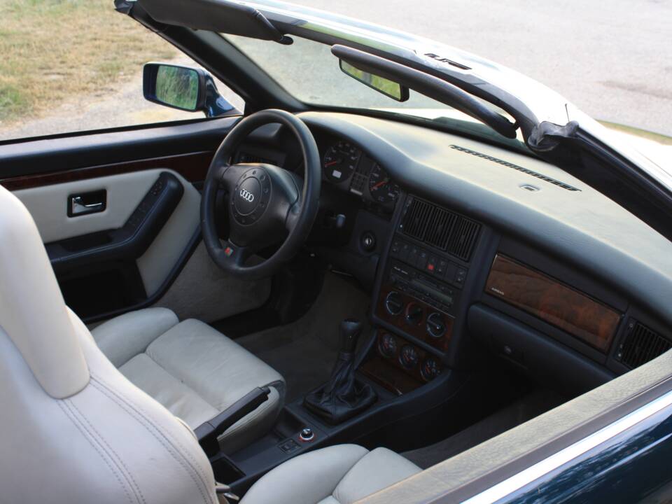 Bild 23/88 von Audi Cabriolet 2.6 (1995)