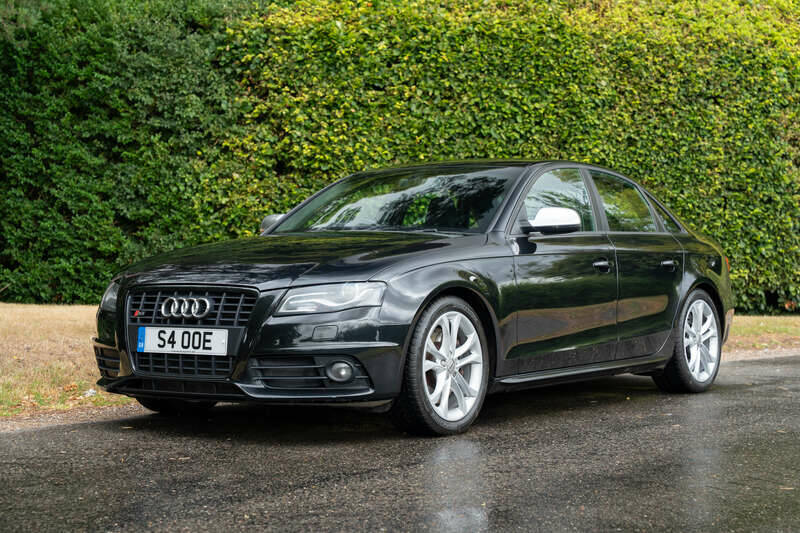Image 9/50 of Audi S4 (2010)