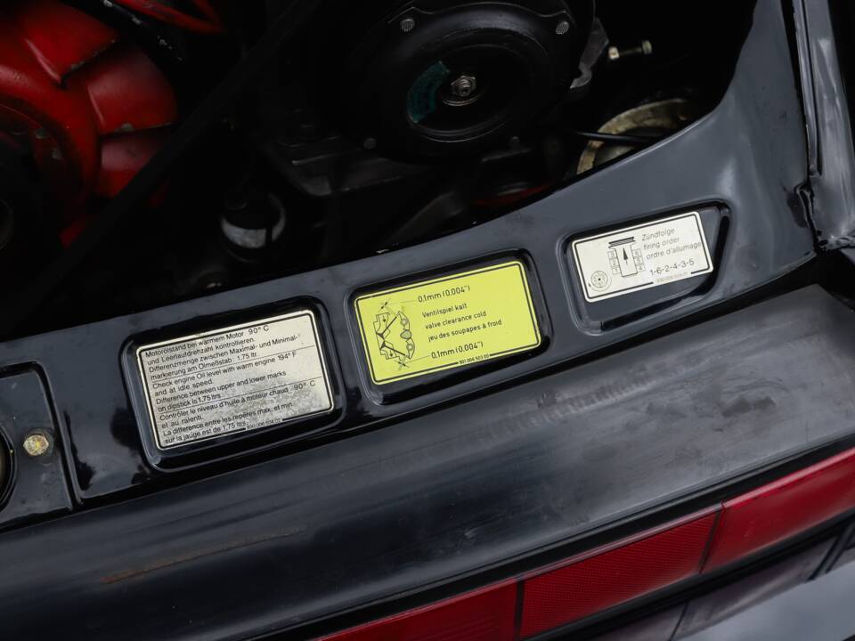 Image 53/108 de Porsche 911 Carrera 3.2 (1989)
