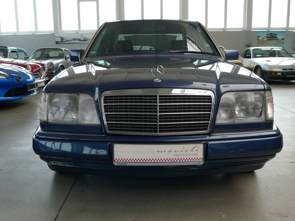 Afbeelding 23/40 van Mercedes-Benz E 420 (1993)