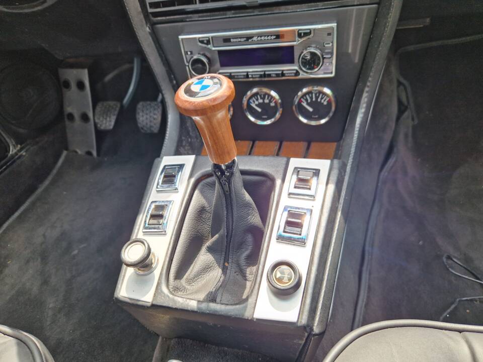 Image 15/53 of BMW 3.0 CSi (1972)