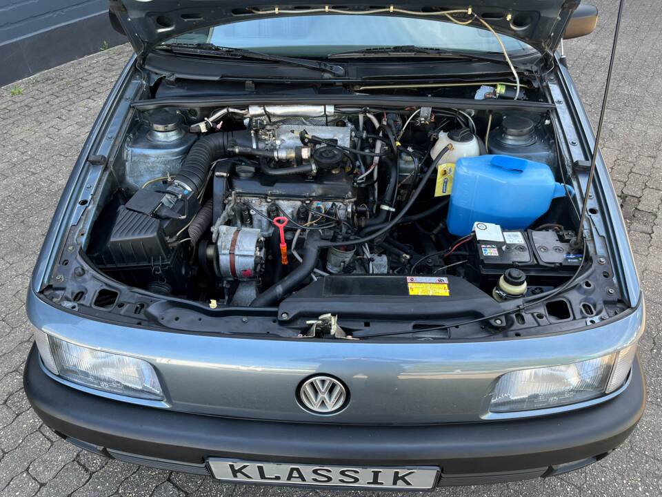 Image 27/33 of Volkswagen Passat 1.8 (1989)