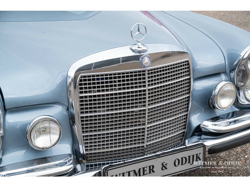 Image 24/36 of Mercedes-Benz 280 SE (1969)