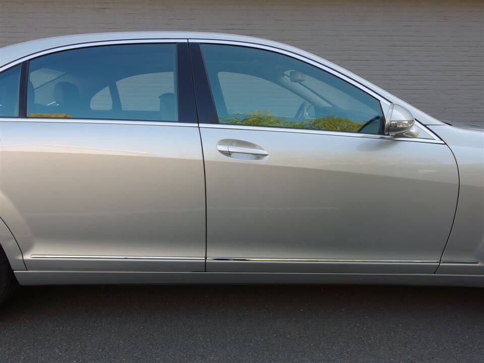 Image 19/98 of Mercedes-Benz S 500 L (2007)