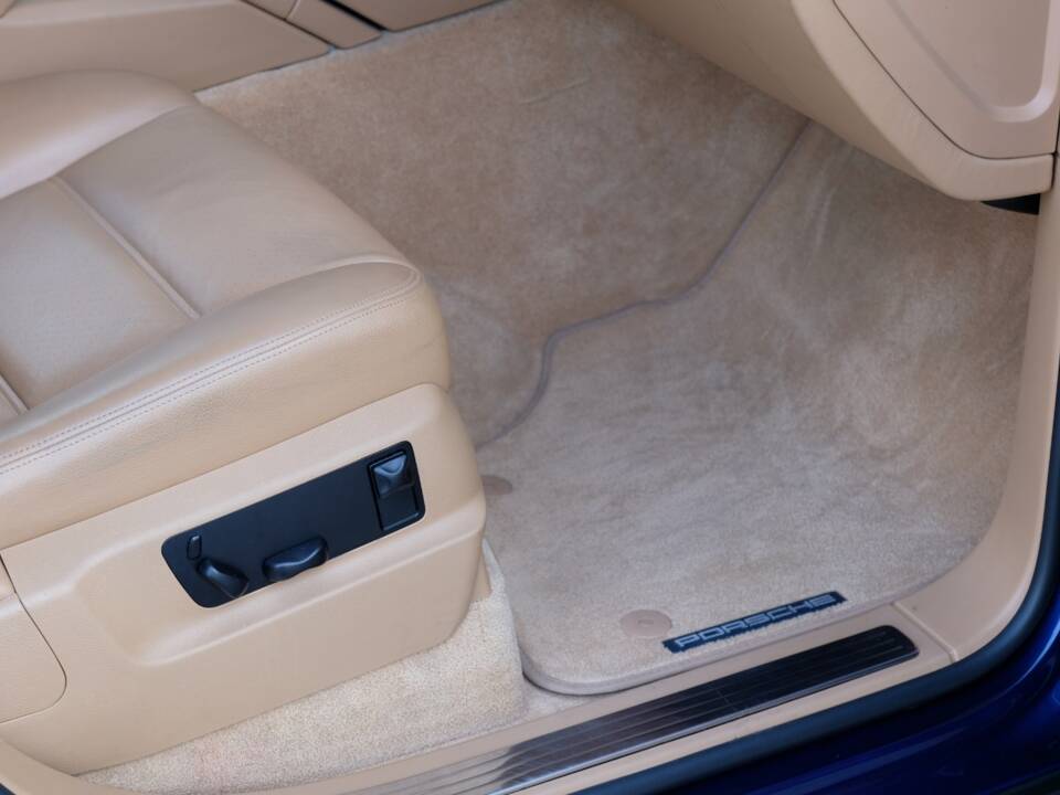 Immagine 26/70 di Porsche Cayenne S (2007)