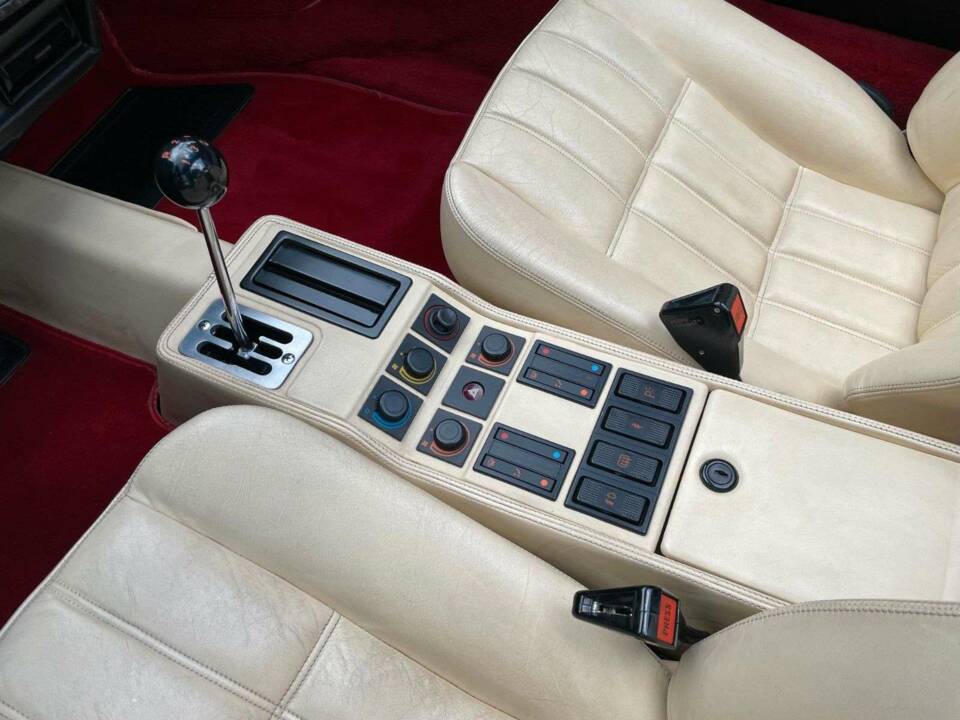 Afbeelding 16/20 van Ferrari 328 GTS (1989)