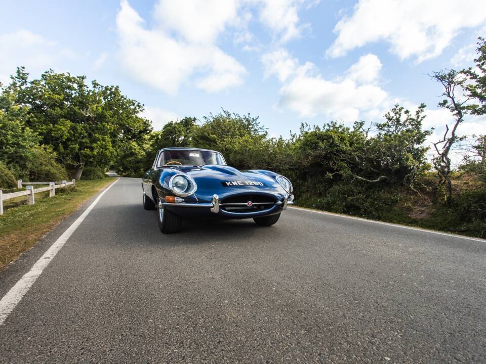 Bild 13/50 von Jaguar E-Type 4.2 (1966)