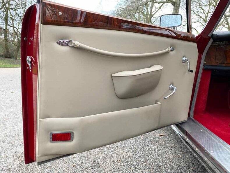 Image 35/50 of Bristol 410 (1967)