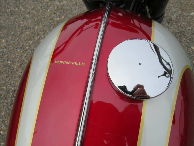 Image 33/50 de Triumph DUMMY (1970)