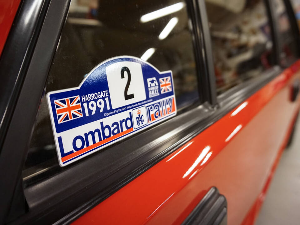 Image 22/85 of Lancia Delta HF Integrale 16V (1990)