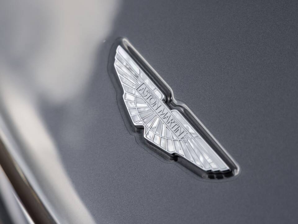 Bild 25/79 von Aston Martin DB 9 GT Volante (2017)