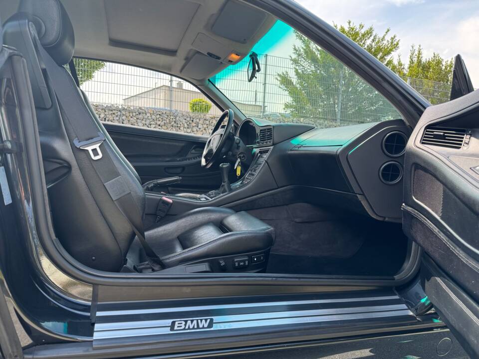 Image 20/37 of BMW 850i (1991)