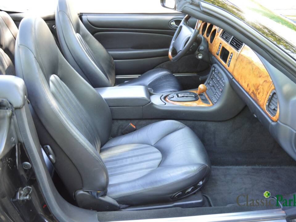 Afbeelding 35/50 van Jaguar XKR (2000)
