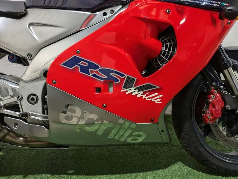 Image 3/19 of Aprilia DUMMY (1999)