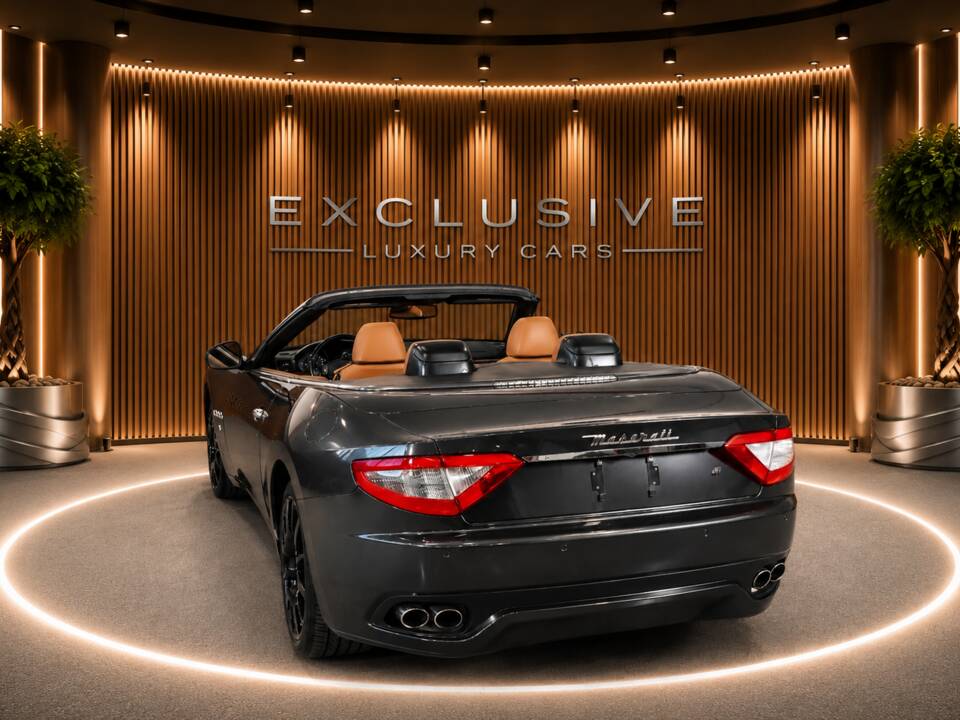 Bild 25/59 von Maserati GranCabrio 4.7 (2010)