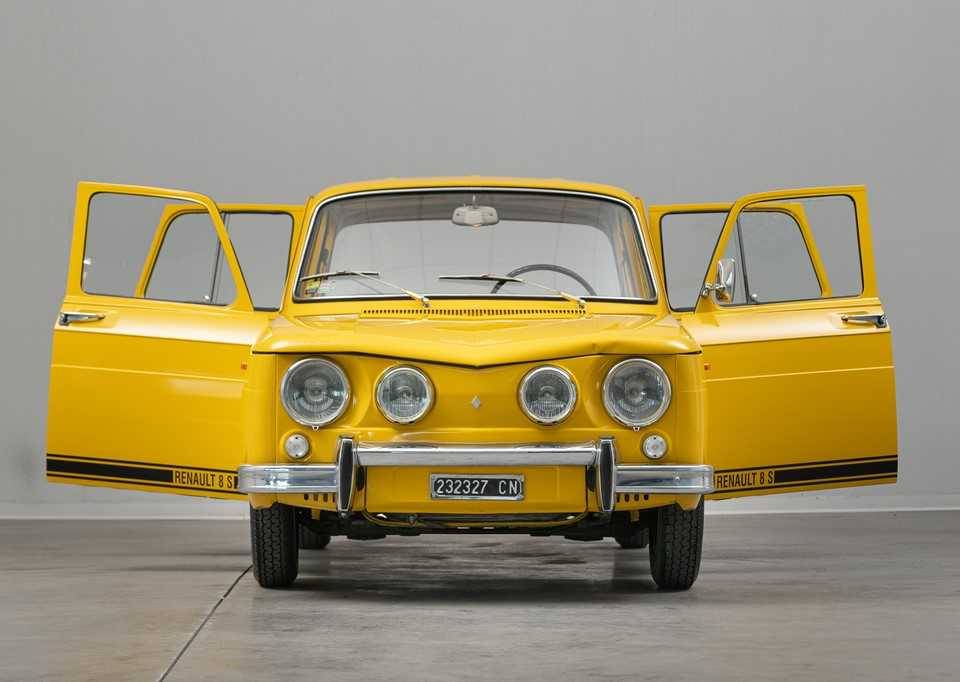 Image 10/41 de Renault R 8 S (1970)