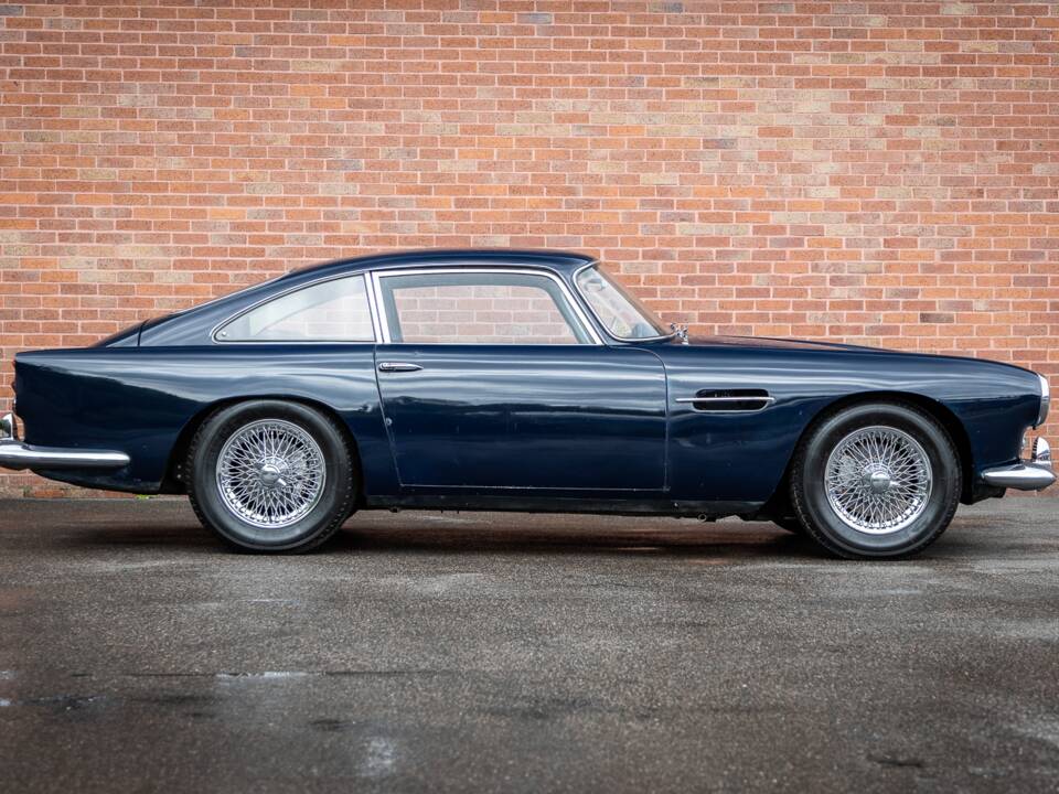 Image 3/64 of Aston Martin DB 4 (1962)