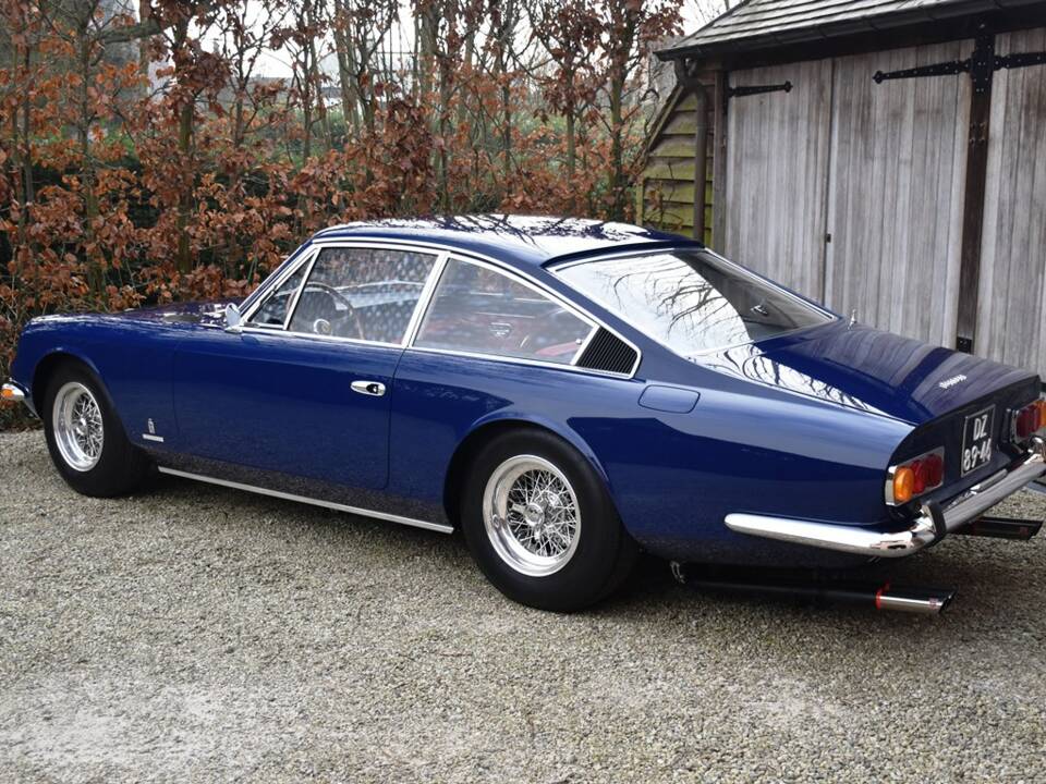 Image 14/55 of Ferrari 365 GT 2+2 (1968)