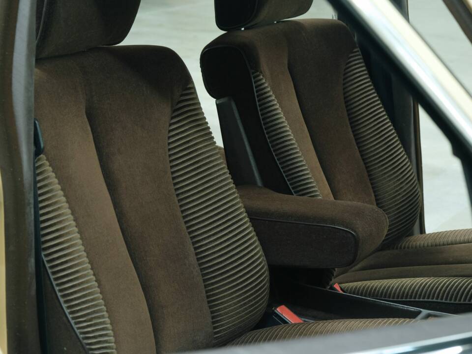 Bild 34/50 von Mercedes-Benz 280 SE (1980)