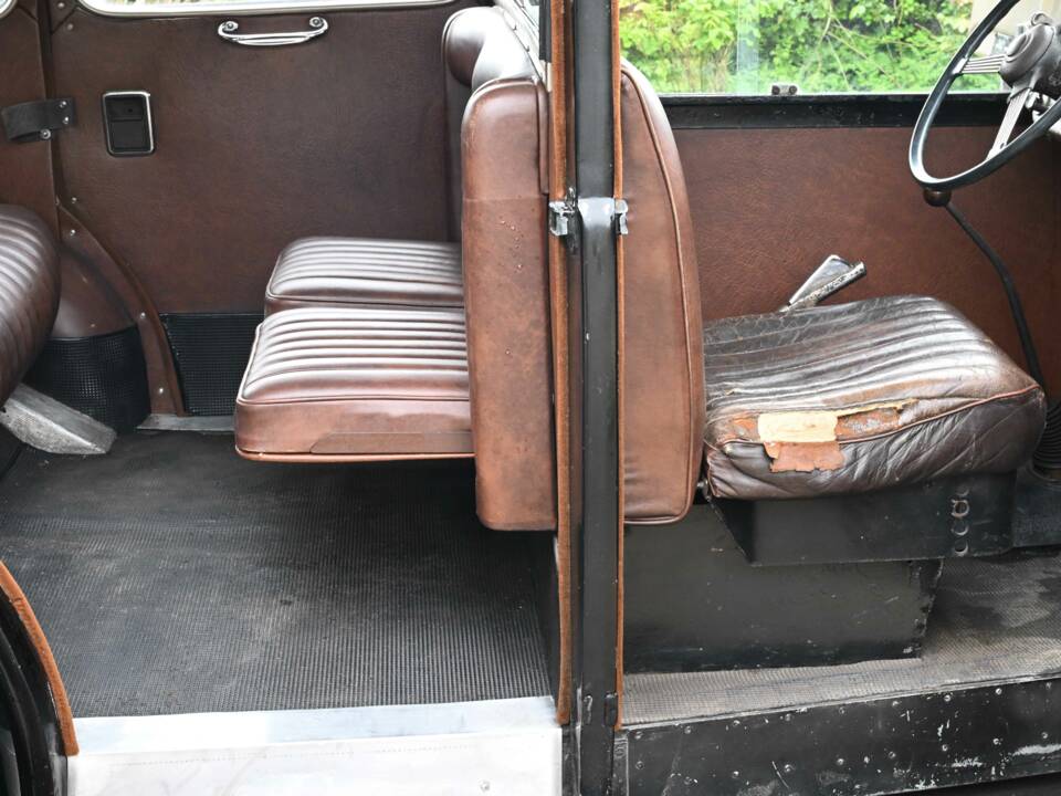 Afbeelding 12/38 van Austin FX 3 London Taxi (1957)