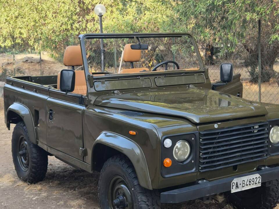 Image 13/25 of Land Rover 90 (1986)