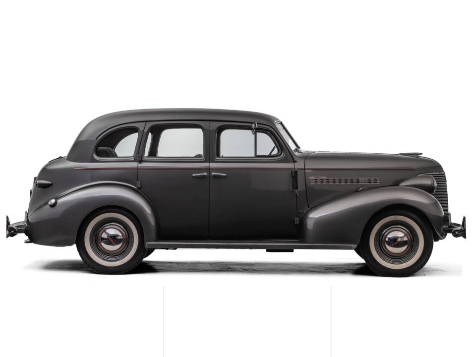 Image 4/21 of Chevrolet Master Deluxe (1939)