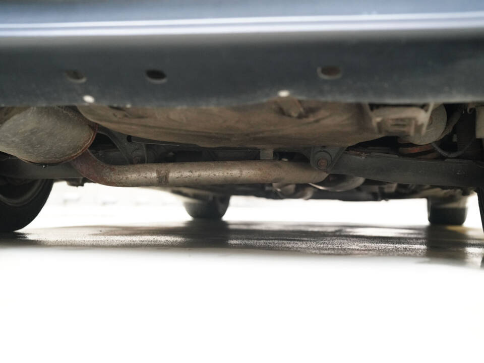 Image 80/83 of Mercedes-Benz 190 E 2.3-16 (1984)