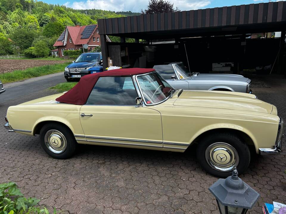 Image 2/7 of Mercedes-Benz 250 SL (1968)
