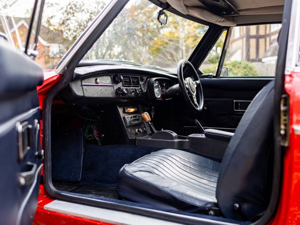 Image 35/39 de MG MGB GT (1972)