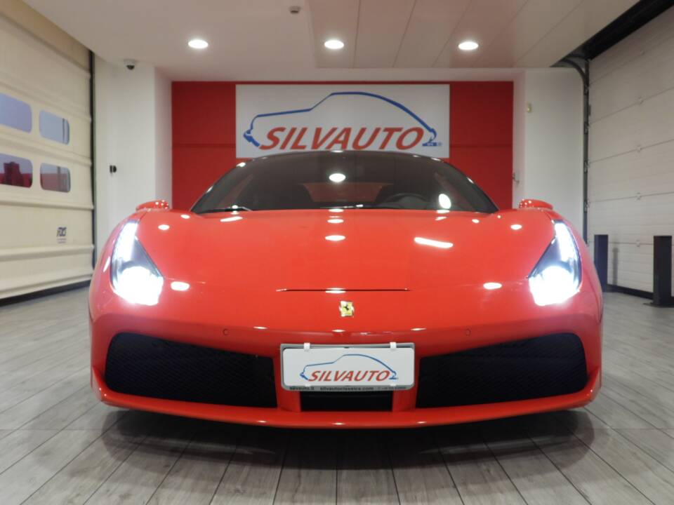 Afbeelding 11/15 van Ferrari 488 GTB (2016)