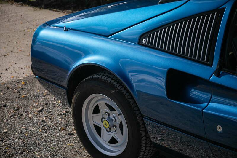 Image 31/41 de Ferrari 308 GTSi Quattrovalvole (1985)