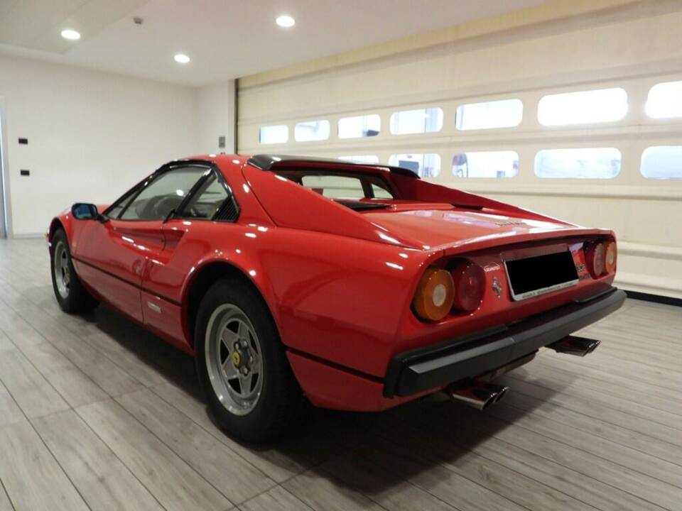 Immagine 3/15 di Ferrari 308 GTBi Quattrovalvole (1983)