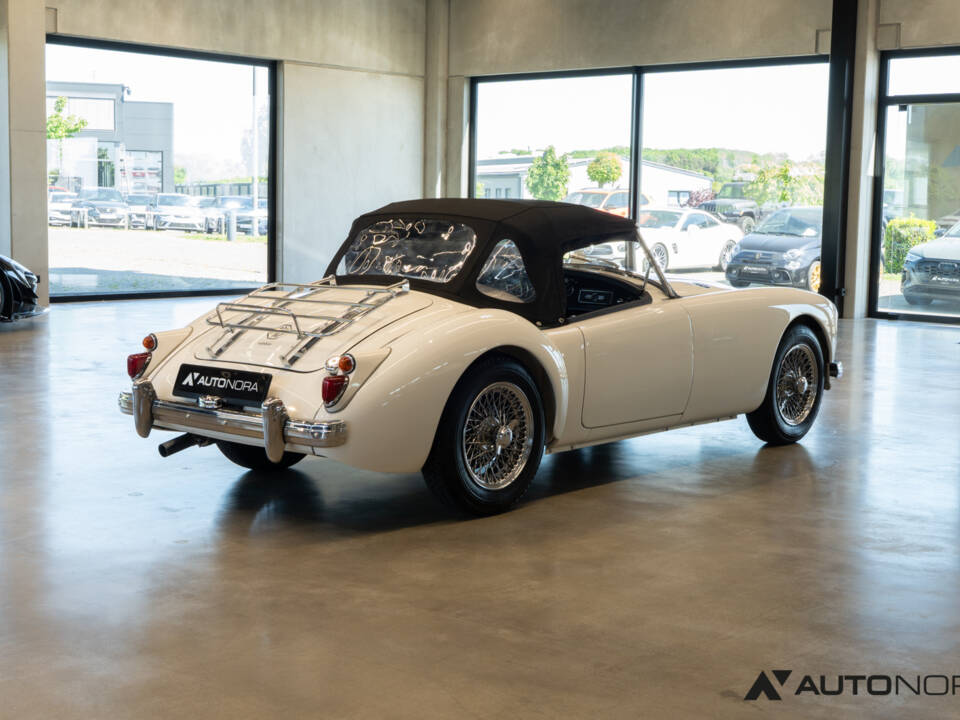Image 38/65 of MG MGA 1600 (1960)