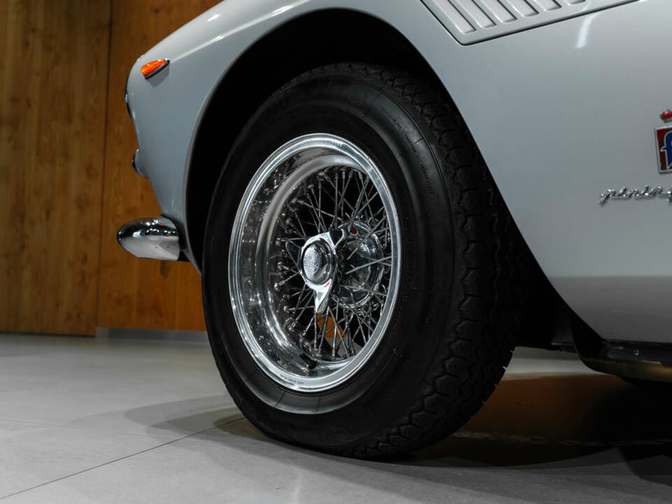 Image 8/43 of Ferrari 250 GT&#x2F;E (1963)