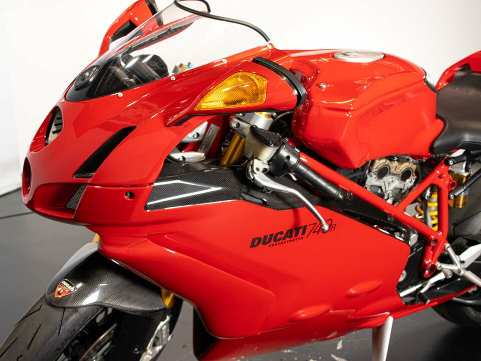 Image 44/50 of Ducati DUMMY (2004)