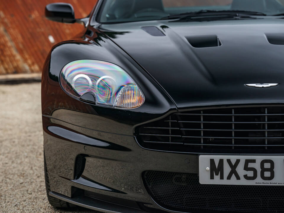 Image 14/36 of Aston Martin DBS (2008)