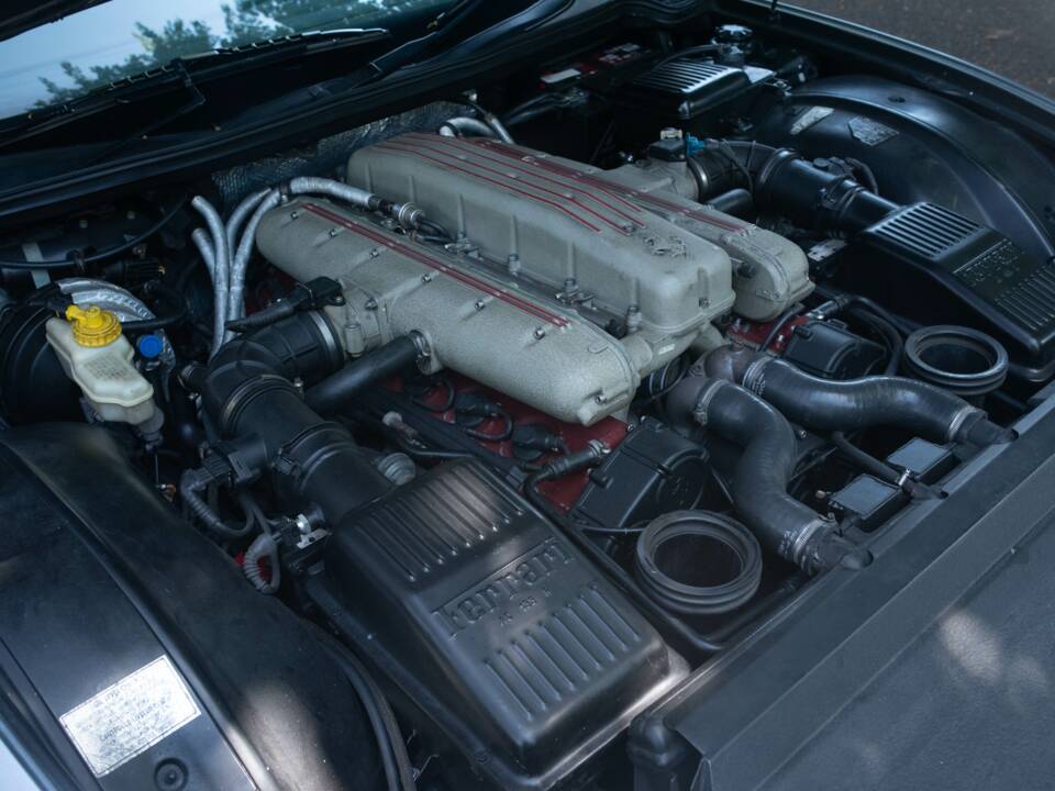 Image 33/37 of Ferrari 550 Maranello (2000)