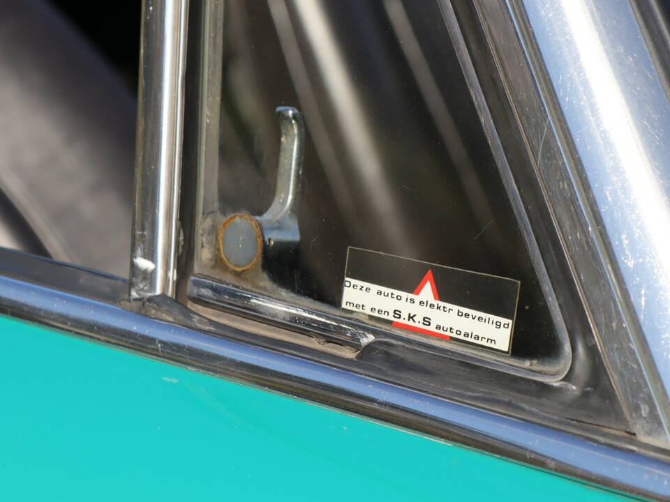 Image 46/50 of Alfa Romeo 1750 Spider Veloce (1969)