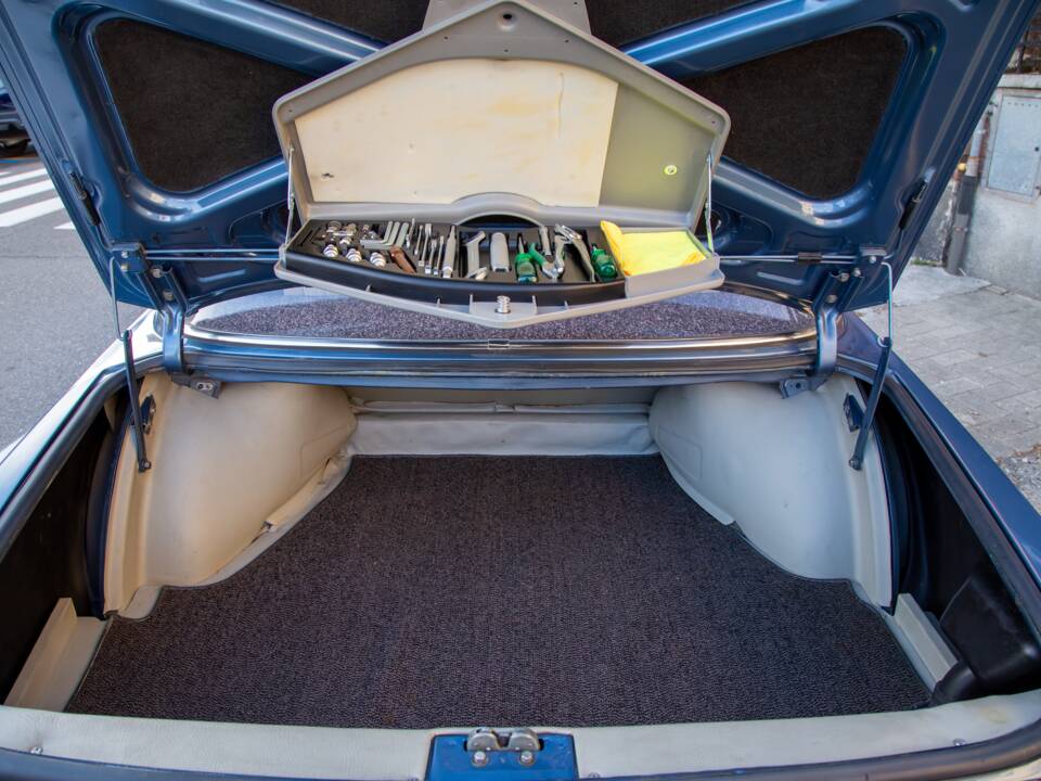 Image 39/56 of BMW 2800 CS (1969)