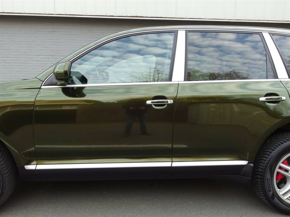 Image 29/99 of Porsche Cayenne Turbo (2007)