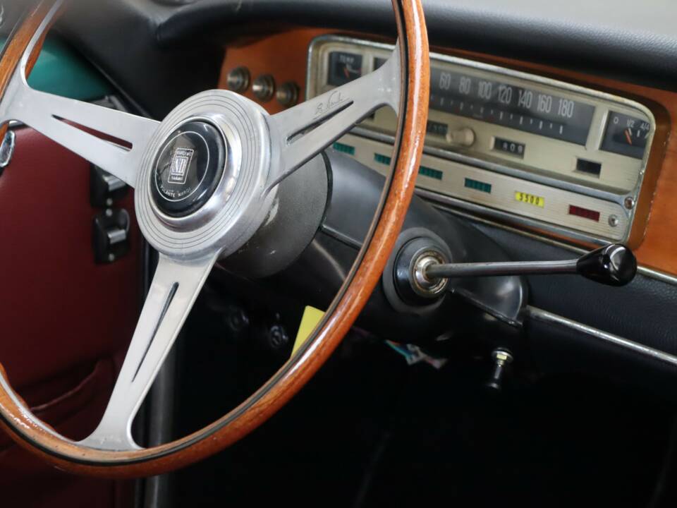 Bild 43/50 von FIAT 1300 Vignale (1965)