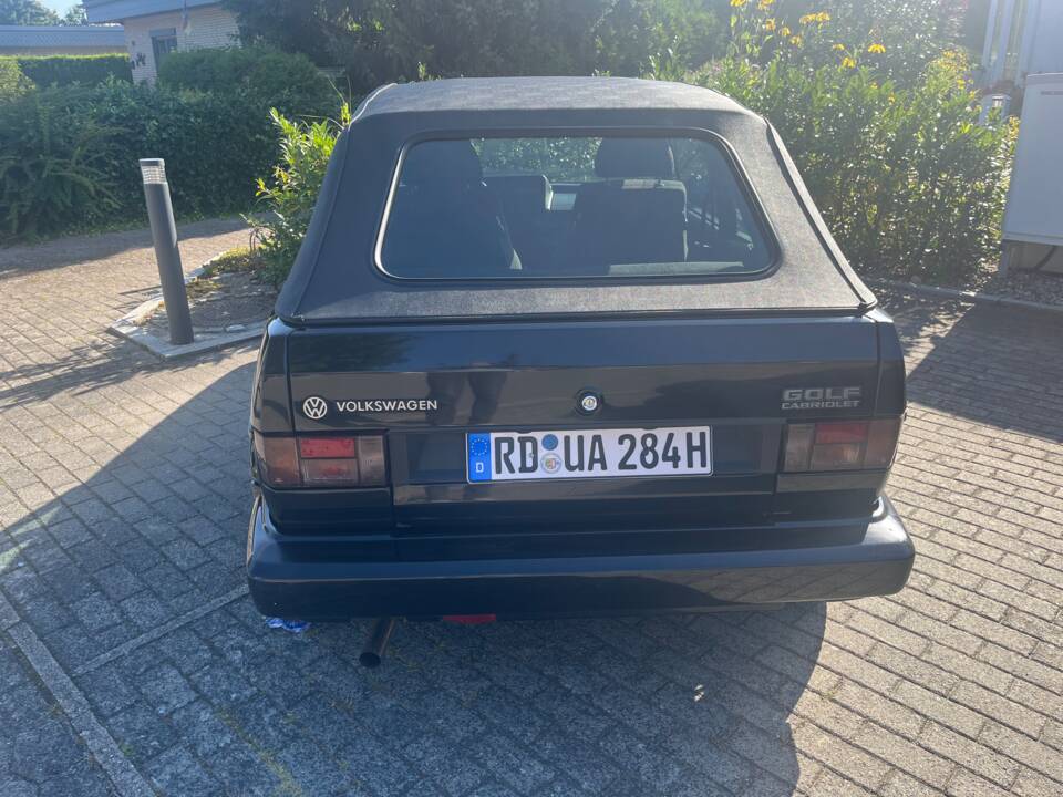 Image 13/78 de Volkswagen Golf Mk I Convertible 1.8 (1989)